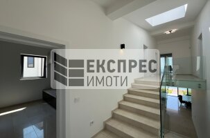  Haus, Pchelina