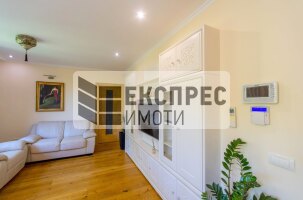 Luxury, Furnished 3 bedroom apartment, Red Square