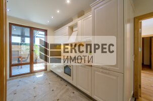 Luxury, Furnished 3 bedroom apartment, Red Square