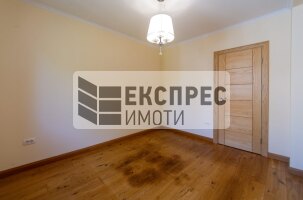 Luxury, Furnished 3 bedroom apartment, Red Square