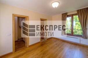 Luxury, Furnished 3 bedroom apartment, Red Square