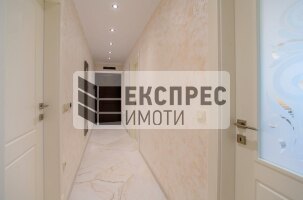 Нов, Луксозно, Обзаведен Тристаен апартамент, Окръжна болница