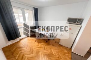 Обзаведен Тристаен апартамент, Окръжна болница