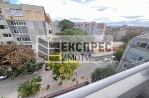 Обзаведен Тристаен апартамент, Окръжна болница