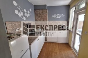 Обзаведен Тристаен апартамент, Окръжна болница