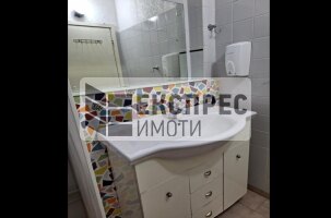 Обзаведен Тристаен апартамент, Окръжна болница