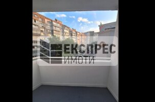 Обзаведен Тристаен апартамент, Окръжна болница