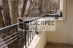 Обзаведен Тристаен апартамент, Център