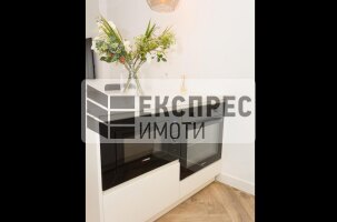  Тристаен апартамент, Център