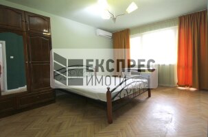 Обзаведен Четиристаен апартамент, Общината