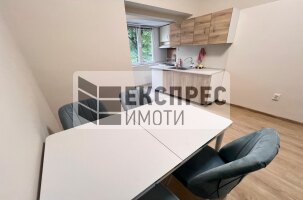 Neu, Möbliert 1 Schlafzimmer Wohnung, Center