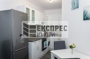 ОБЗАВЕДЕН Двустаен апартамент, Център