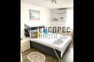 ОБЗАВЕДЕН Двустаен апартамент, Център