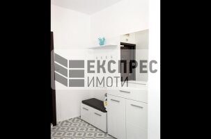 ОБЗАВЕДЕН Двустаен апартамент, Център