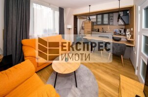 Нов, Обзаведен, Тристаен апартамент, Център