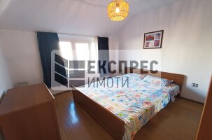 Обзаведен Тристаен апартамент, Лятно кино Тракия