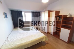 Обзаведен Тристаен апартамент, Лятно кино Тракия