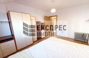 Обзаведен Тристаен апартамент, Лятно кино Тракия