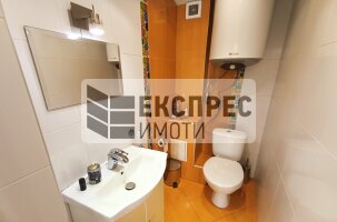 Обзаведен Тристаен апартамент, Лятно кино Тракия