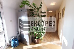 Обзаведен Тристаен апартамент, Лятно кино Тракия