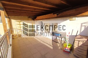 Обзаведен Тристаен апартамент, Лятно кино Тракия