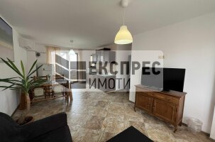 Обзаведен Тристаен апартамент, Окръжна болница