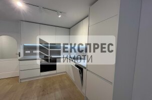 Neu, Möbliert 1 Schlafzimmer Wohnung, Center