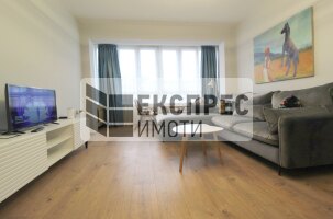 Луксозно, Обзаведен Тристаен апартамент, Окръжна болница