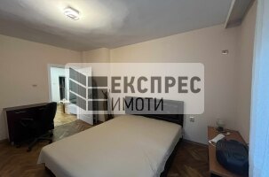 Furnished 2 bedroom apartment, Center