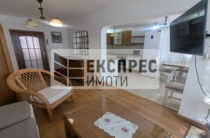 Обзаведен Тристаен апартамент, Окръжна болница