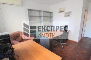 Furnished Office, Center