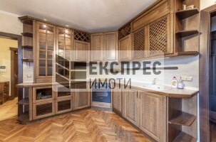 Furnished 2 bedroom apartment, Center