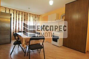 Обзаведен Тристаен апартамент, Окръжна болница