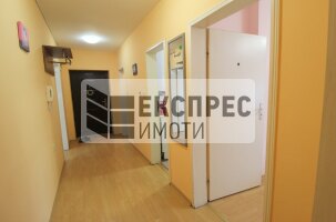 Обзаведен Тристаен апартамент, Окръжна болница