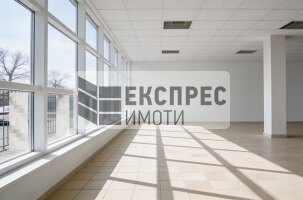 Шоу рум Сграда, Кайсиева градина