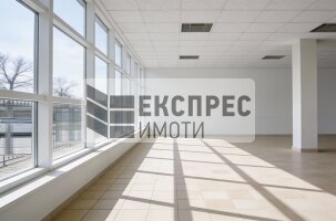 Шоу рум Сграда, Кайсиева градина