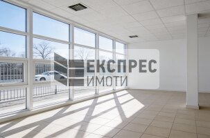 Шоу рум Сграда, Кайсиева градина