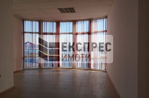 Шоу рум Сграда, Кайсиева градина