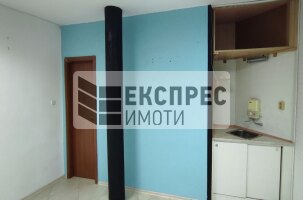  Търговско помещение, Колхозен пазар