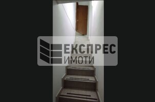  Търговско помещение, Колхозен пазар