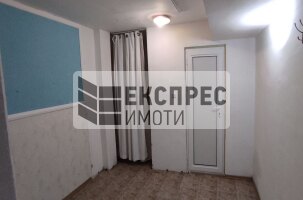  Търговско помещение, Колхозен пазар