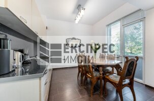 Обзаведен Тристаен апартамент, Център