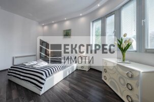 Обзаведен Тристаен апартамент, Център