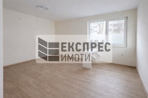 Необзаведен Офис, Зимно кино Тракия