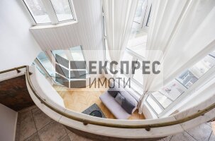 Luxury Penthouse, Greek area