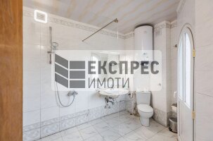 Luxury Penthouse, Greek area