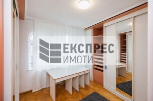 Luxury Penthouse, Greek area