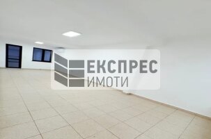 До Фестивален Комплекс Офис, Център