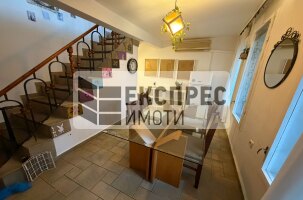 Обзаведен Тристаен апартамент, Окръжна болница