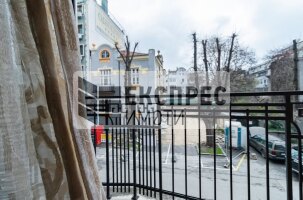 Обзаведен Тристаен апартамент, Център